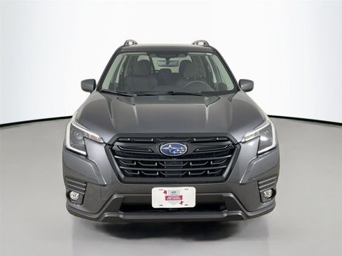 Used 2024 Subaru Forester Premium image 3
