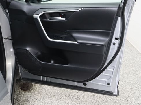 Certified 2025 Toyota RAV4 XLE FWD image 35