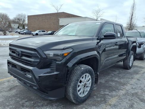 Used 2026 Toyota Tacoma SR5 image 3