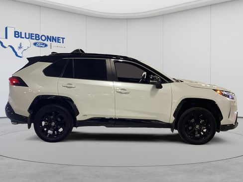 Used 2023 Toyota RAV4 XSE AWD/4WD image 3