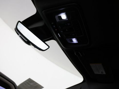 Used 2020 Chevrolet Silverado 1500 High Country w/ Technology Package image 21