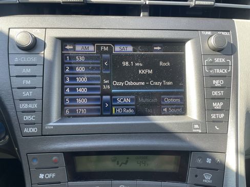 Used 2015 Toyota Prius Four w/ Deluxe Solar Roof Package image 20