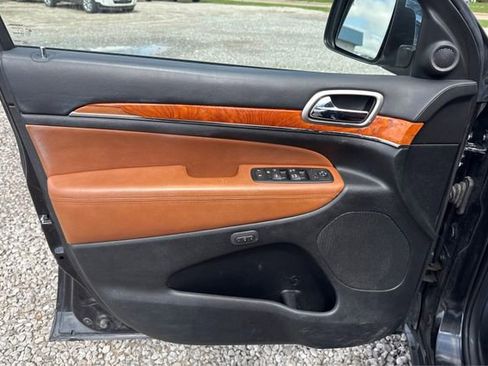 Used 2013 Jeep Grand Cherokee Overland w/ Advance Technology Group image 19