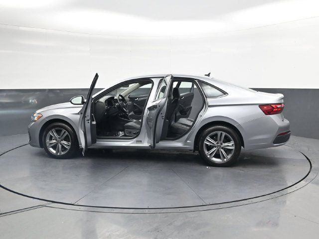 Used 2024 Volkswagen Jetta SE FWD image 42