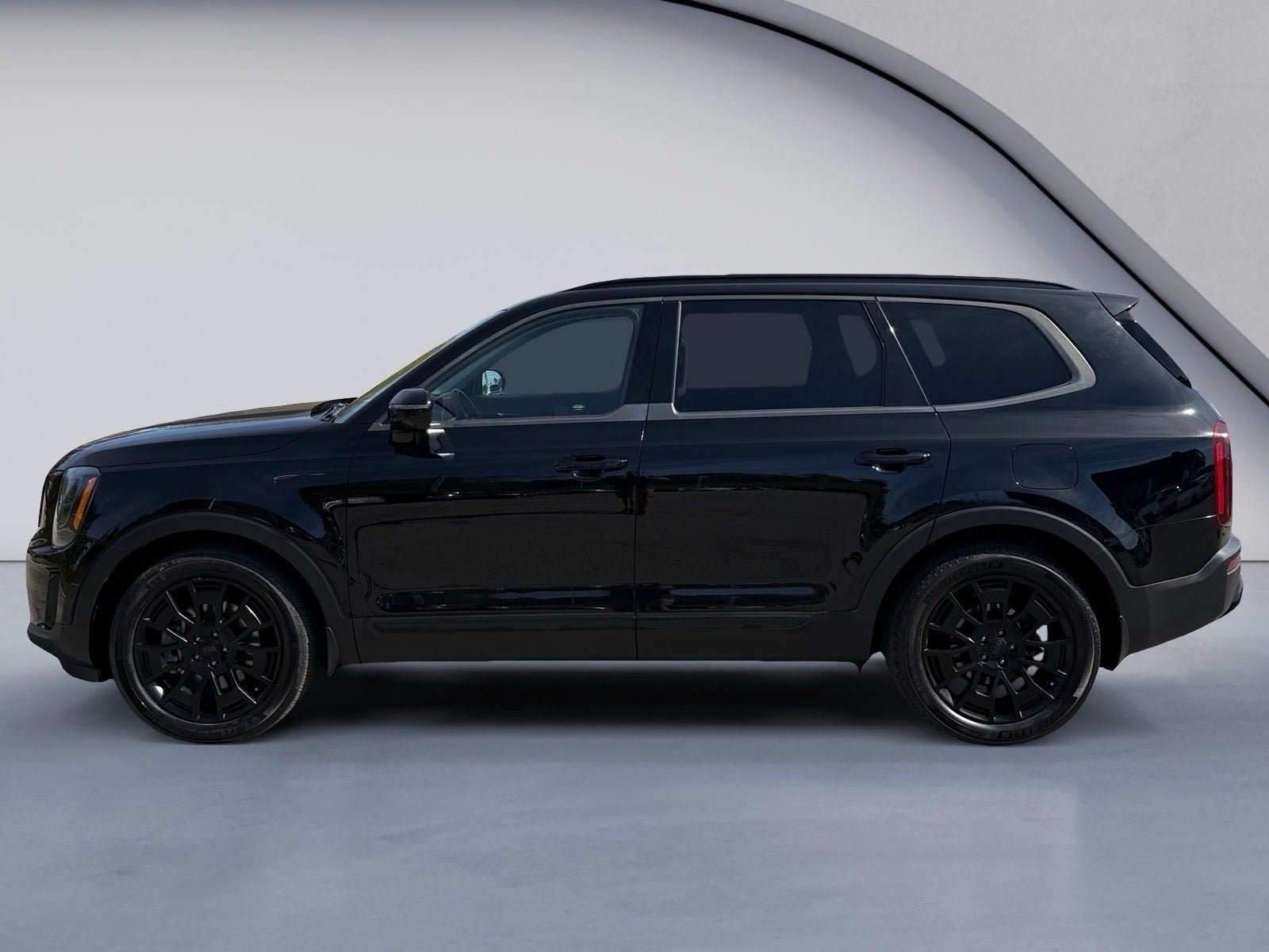 Used 2021 Kia Telluride SX w/ Nightfall Edition Package AWD/4WD image 2