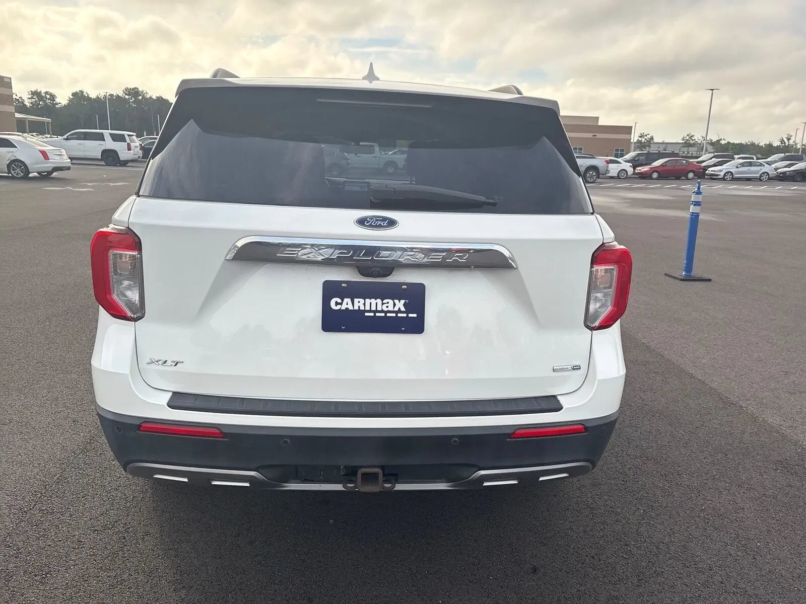 Used 2020 Ford Explorer XLT w/ Equipment Group 202A AWD/4WD image 6
