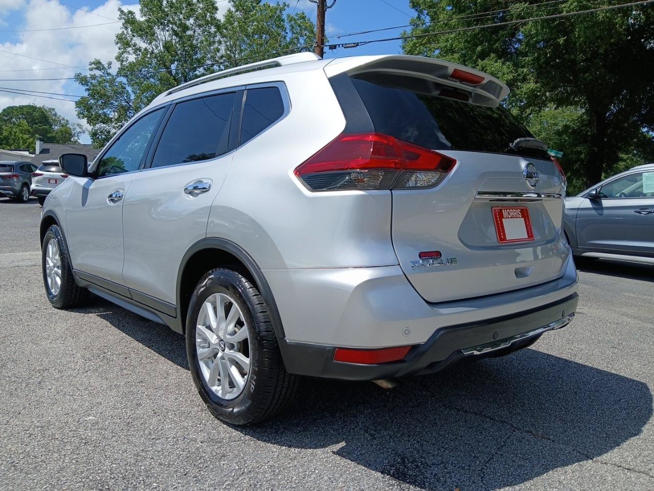 Used 2019 Nissan Rogue SV FWD image 8