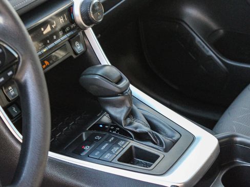 Used 2021 Toyota RAV4 XLE image 22