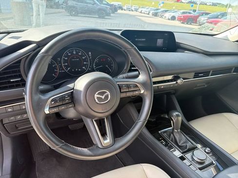 Used 2025 MAZDA MAZDA3 s FWD image 21
