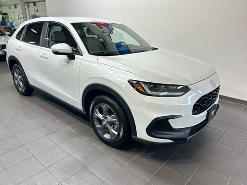Used 2026 Honda HR-V LX image 2