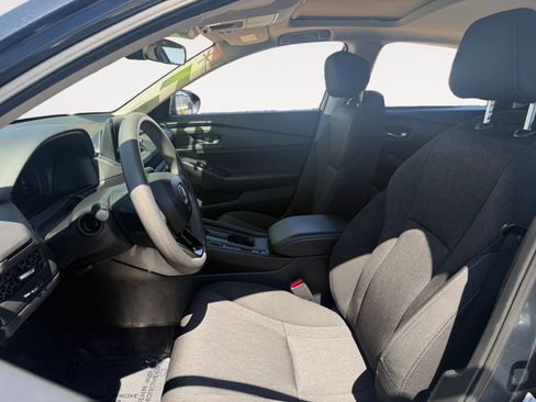 Used 2024 Honda Accord EX image 9