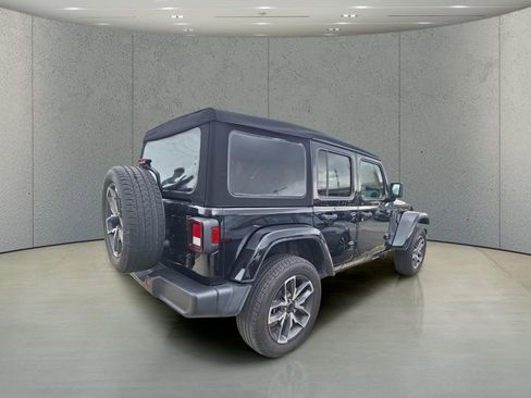 Used 2024 Jeep Wrangler Unlimited w/ LED Headlamp & Fog Lamp Group AWD/4WD image 5