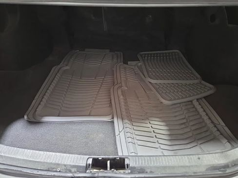 Used 2018 Toyota Camry LE image 12