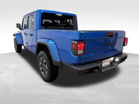 New 2026 Jeep Gladiator Sahara image 9