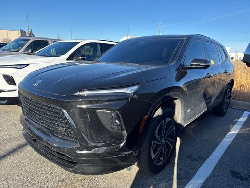 Used 2025 Buick Enclave Sport Touring image 1