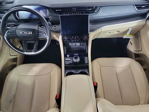 Used 2024 Jeep Grand Cherokee L Limited w/ Luxury Tech Group II image 14