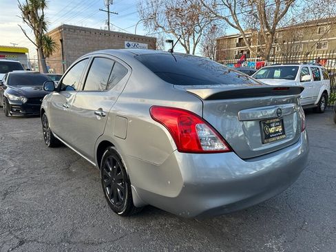 Used 2014 Nissan Versa SV image 7