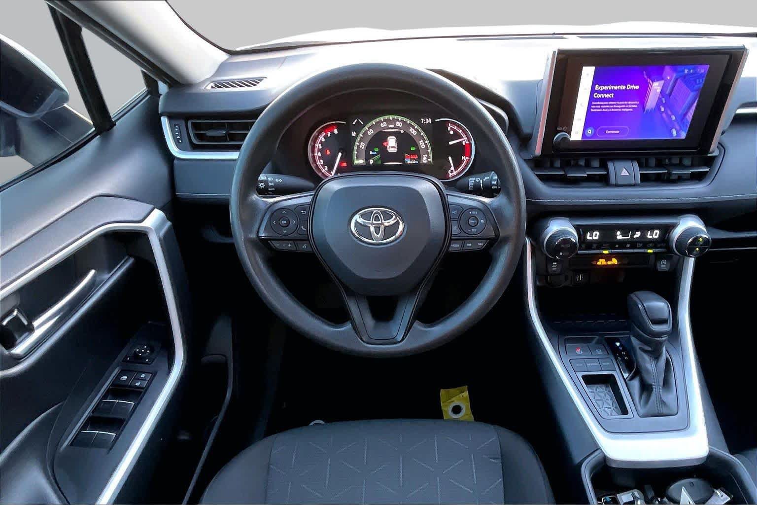Used 2025 Toyota RAV4 XLE FWD image 6