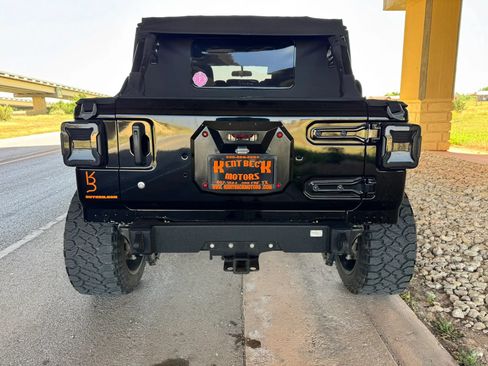 Used 2020 Jeep Wrangler Unlimited Sahara AWD/4WD image 4