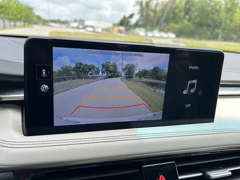 Used 2025 Genesis G70 2.5T image 25