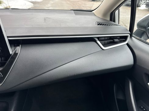 Used 2021 Toyota Corolla LE image 16