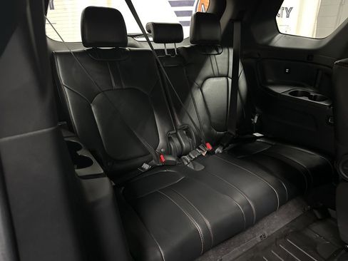 Used 2025 Honda Pilot TrailSport image 24