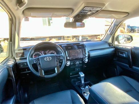 Used 2020 Toyota 4Runner TRD Off-Road Premium image 33