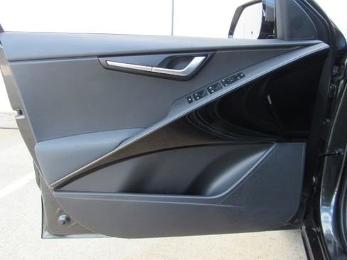 Used 2023 Kia Niro EX Touring image 15