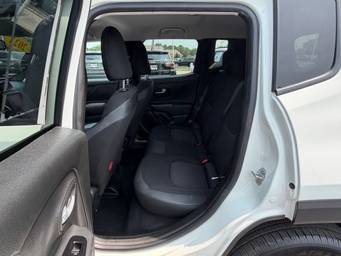 Used 2023 Jeep Renegade Trailhawk AWD/4WD image 20