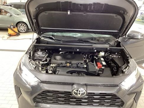Used 2025 Toyota RAV4 XLE AWD/4WD image 15