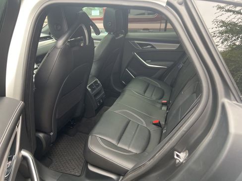 Used 2024 Jaguar F-PACE R-Dynamic S image 4