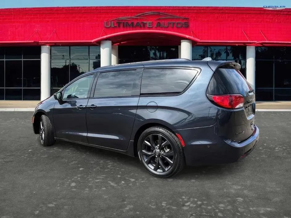 Used 2019 Chrysler Pacifica Touring-L w/ Advanced Safetytec Group FWD image 4