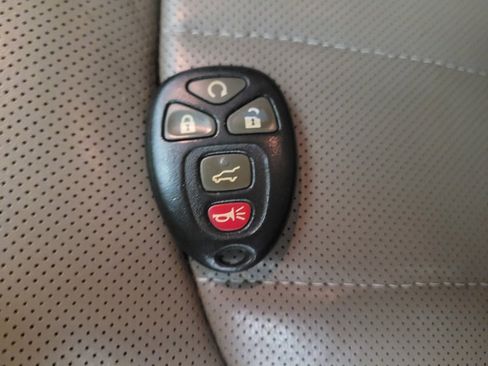 Used 2013 GMC Acadia Denali FWD image 32