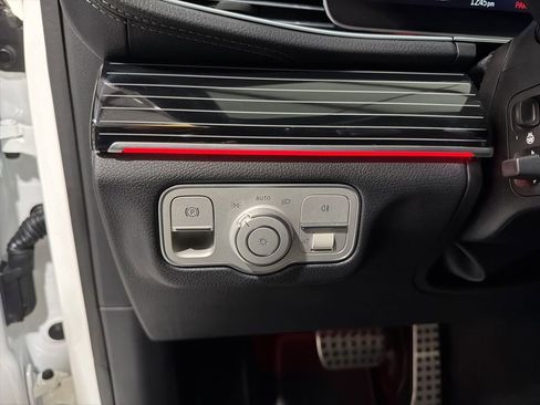 Used 2024 Mercedes-Benz GLS 450 4MATIC image 16