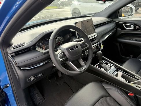 New 2026 Jeep Compass Latitude image 12