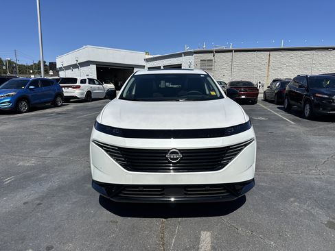 Used 2025 Nissan Murano Platinum w/ Cargo Package image 2