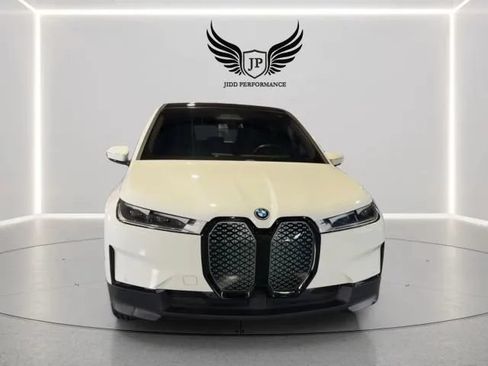 Used 2023 BMW iX xDrive50 w/ Convenience Package AWD/4WD image 2