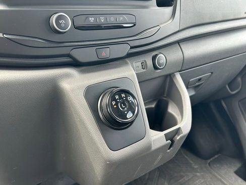 Used 2022 Ford E-Transit Medium Roof w/ Load Area Protection Package image 44