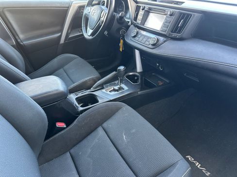 Used 2017 Toyota RAV4 XLE w/ Carpet Mat Package image 15