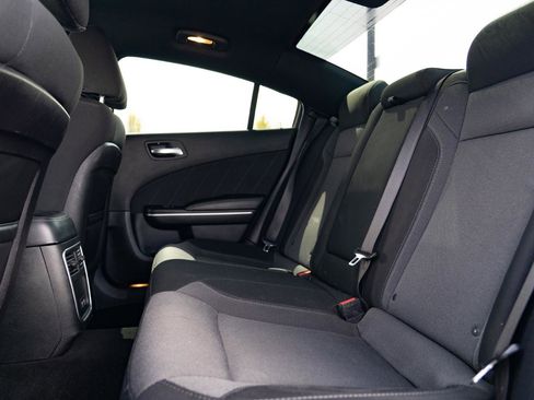 Used 2019 Dodge Charger SXT image 18