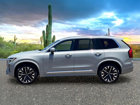 Used 2025 Volvo XC90 B6 Plus AWD/4WD image 3