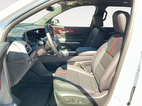 Certified 2026 Chevrolet Traverse RS w/ LPO, Floor Liner Package AWD/4WD image 10