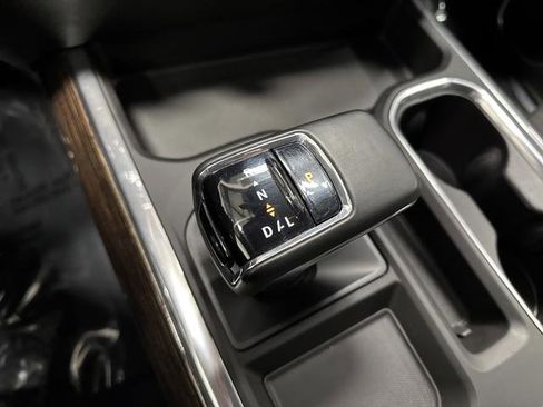 Used 2025 GMC Sierra 1500 Elevation image 21