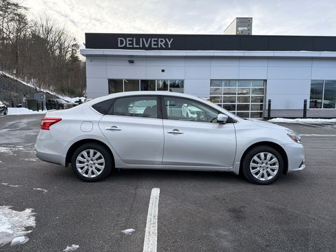 Used 2019 Nissan Sentra S image 4