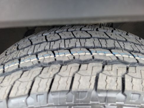 Used 2023 GMC Sierra 1500 Elevation image 13