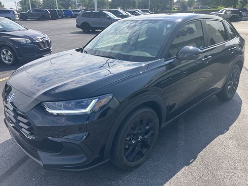 Used 2024 Honda HR-V Sport image 3