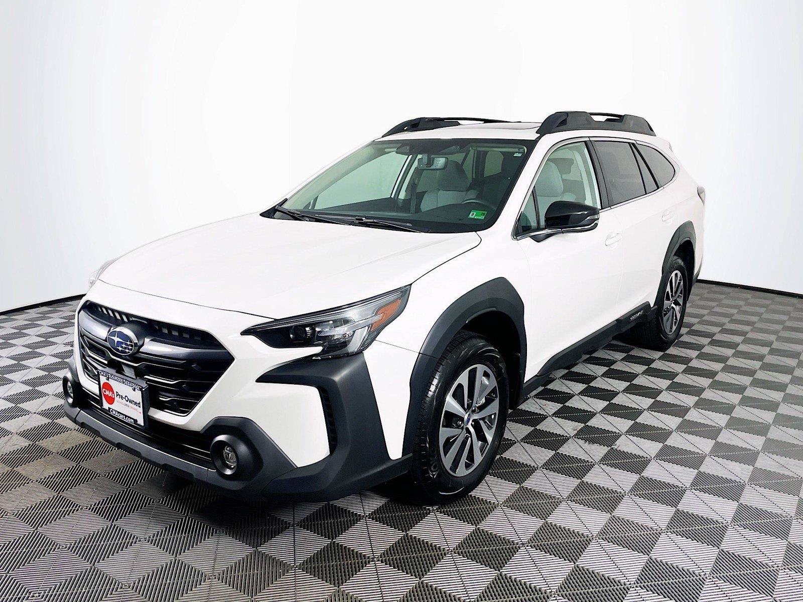 Used 2025 Subaru Outback Premium AWD/4WD image 3