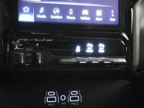New 2026 RAM 1500 Laramie AWD/4WD image 18
