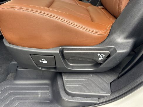 Used 2019 Subaru Ascent Touring w/ Popular Package #3 image 42