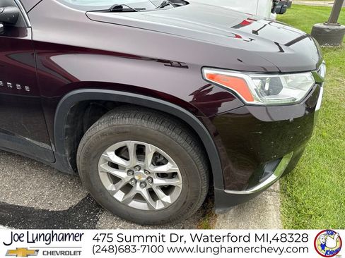 Used 2021 Chevrolet Traverse LT w/ LPO, Floor Liner Package AWD/4WD image 2
